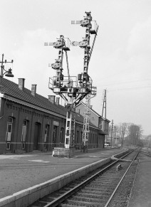 La Sambre - Signal - SNCB Z04332b.jpg